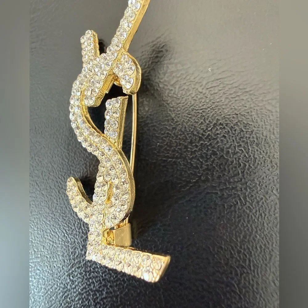 Classic Crystal Brooch - Picture 2 of 6